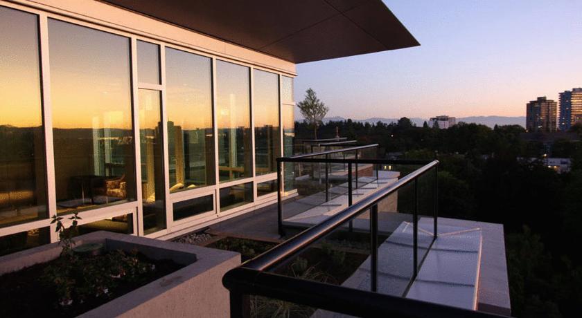 The Parkside Hotel And Spa Victoria Exterior photo